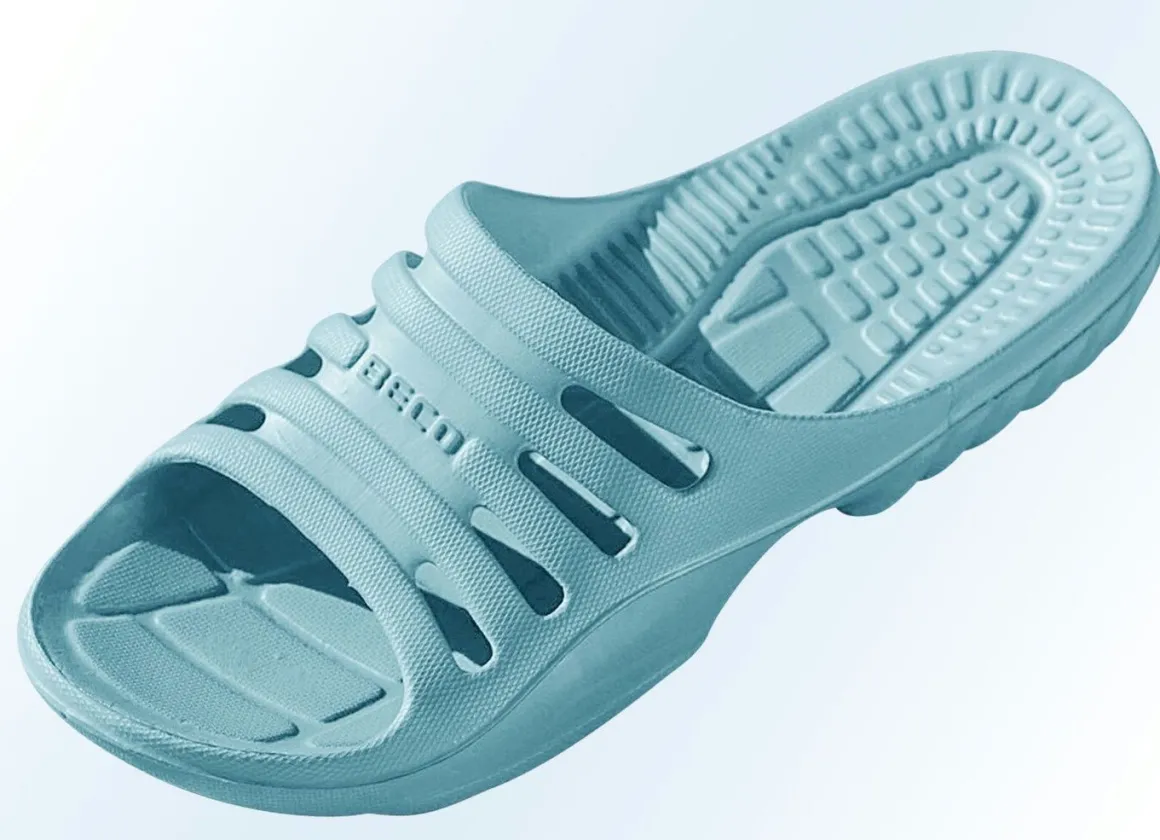Badeschuhe mit Massage-Fußbett