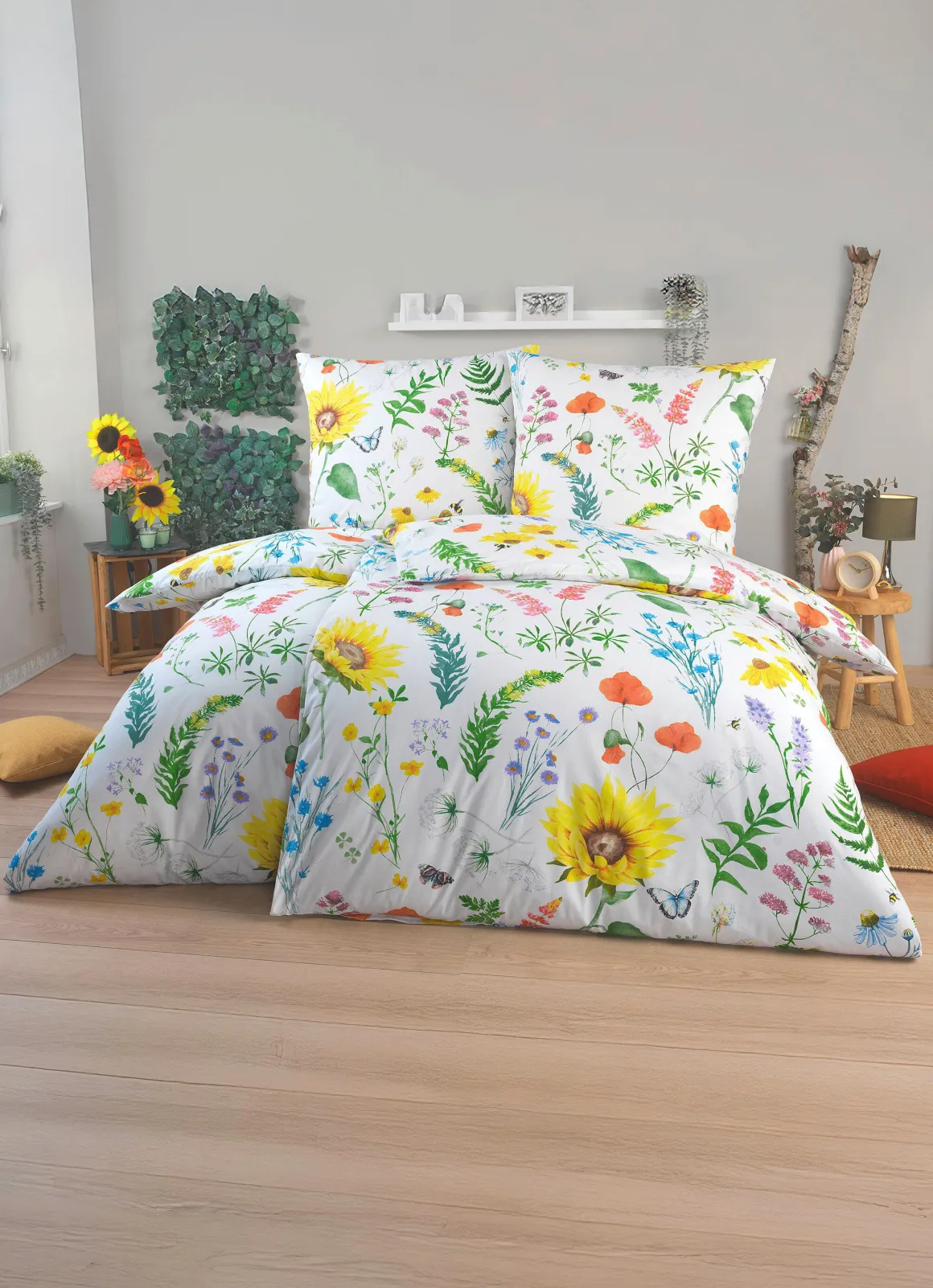 Bettwäsche-Garnitur mit Blumenwiesen-Motiv