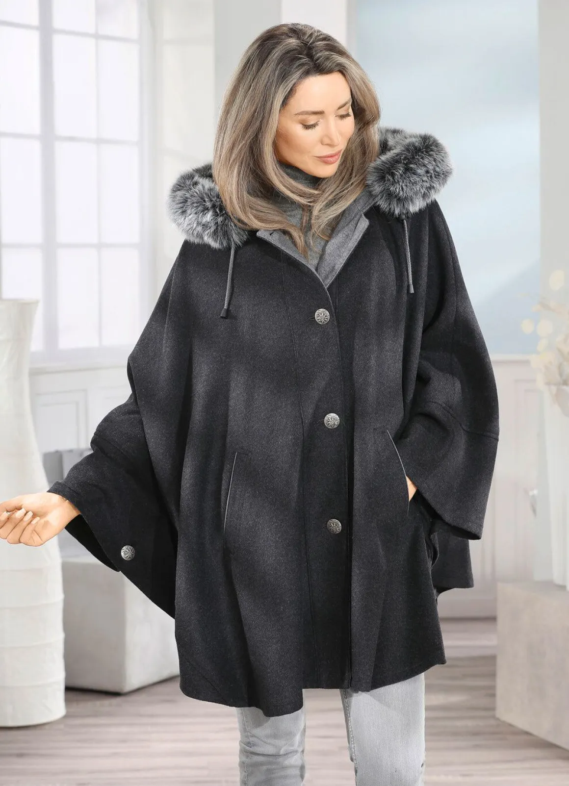 Cape mit Knopfleiste