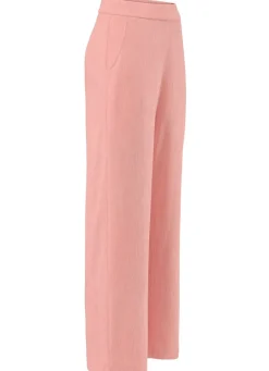 Cordhose mit modisch weitem Beinverlauf