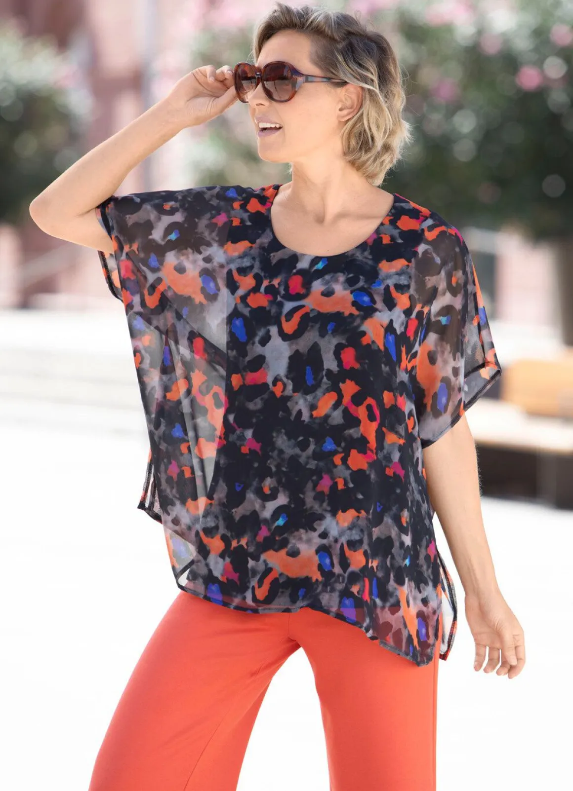 Doppellagiges Shirt mit Chiffon-Überwurf