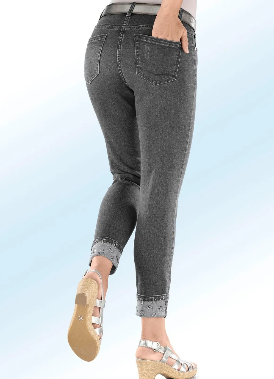 Edel-Jeans in 7/8-Länge mit hübschem Glitzersteinchenbesatz