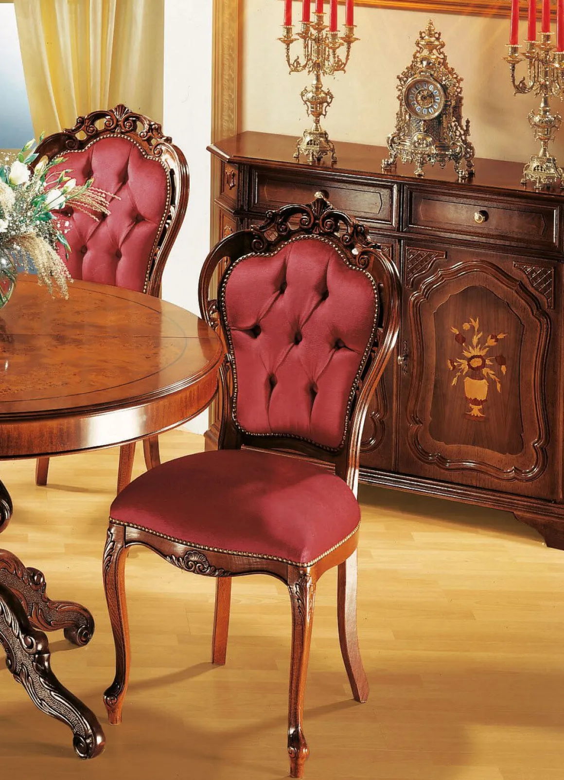 Elegante Esszimmer-Stühle oder Sessel