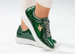 ELENA EDEN Sneaker aus Lackleder mit edlem Metallschmuck