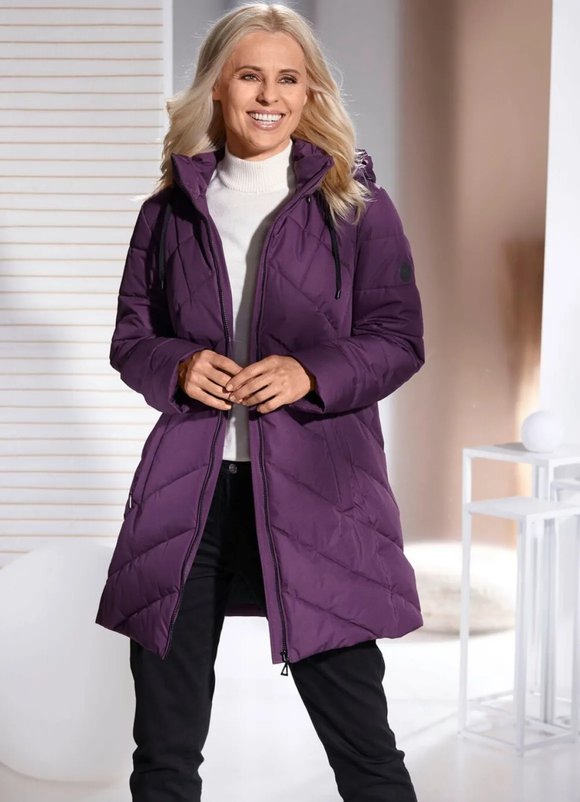 Funktionsjacke mit abnehmbarer Kapuze