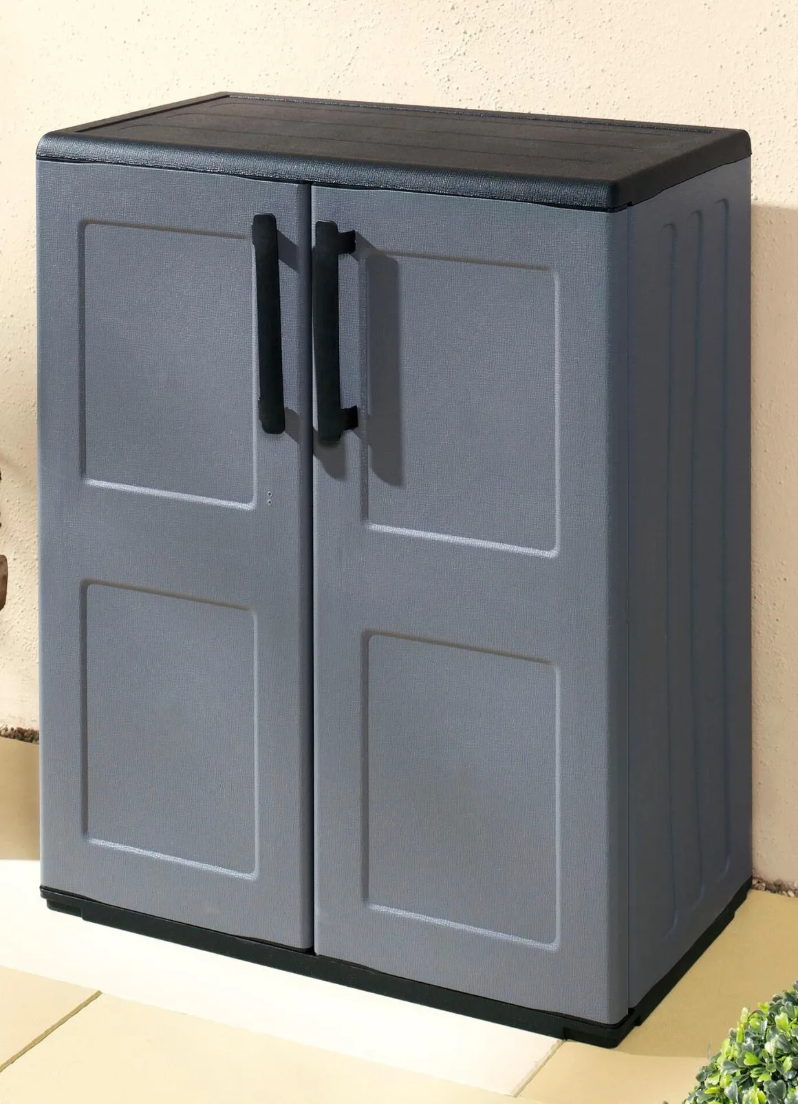 Gartenschrank mit soliden Stahlscharnieren
