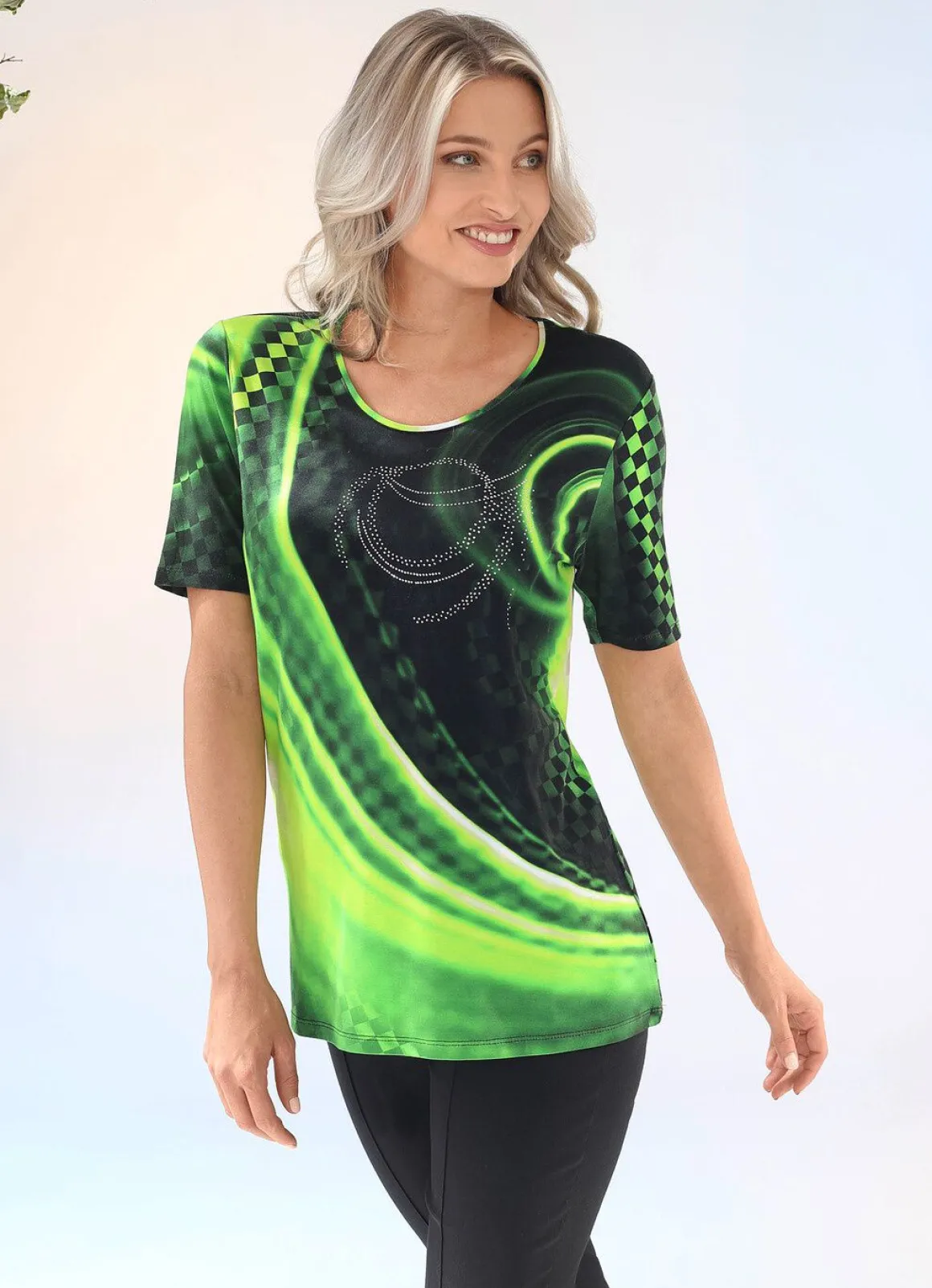 Hinreißendes Shirt mit silberfarbenen Zierplättchen