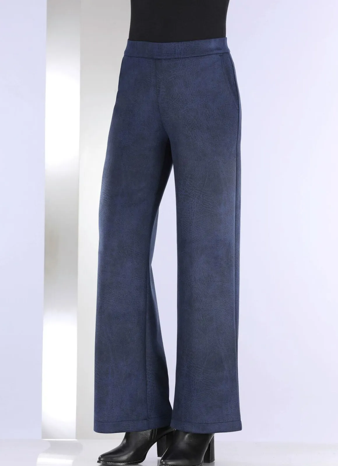 Hose in bequemer Weite
