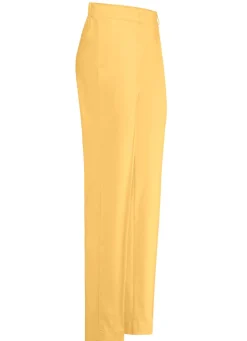 Hose mit Ziersteppungen