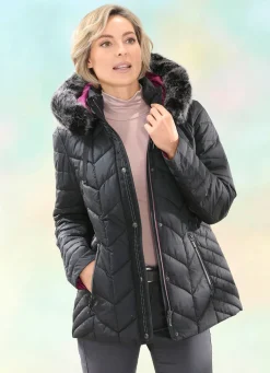 Jacke mit abnehmbarer Kapuze