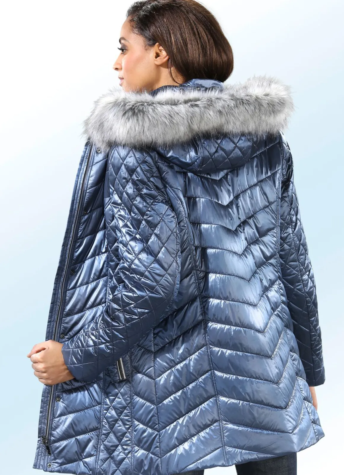 Jacke mit abnehmbarer Kapuze