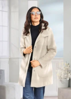 Jacke mit aparter Kragenlösung
