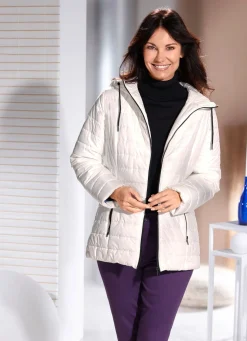 Jacke mit fester Kapuze