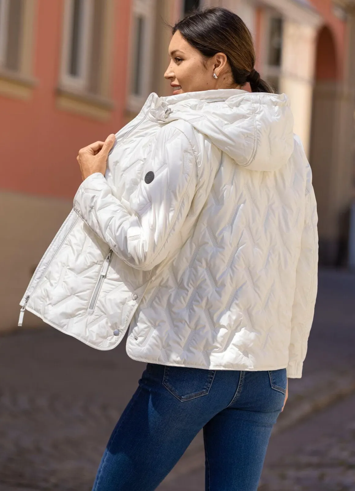 Jacke mit geklebten Kammern