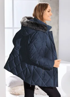 Jacke mit Reißverschluss an den Seitenschlitzen