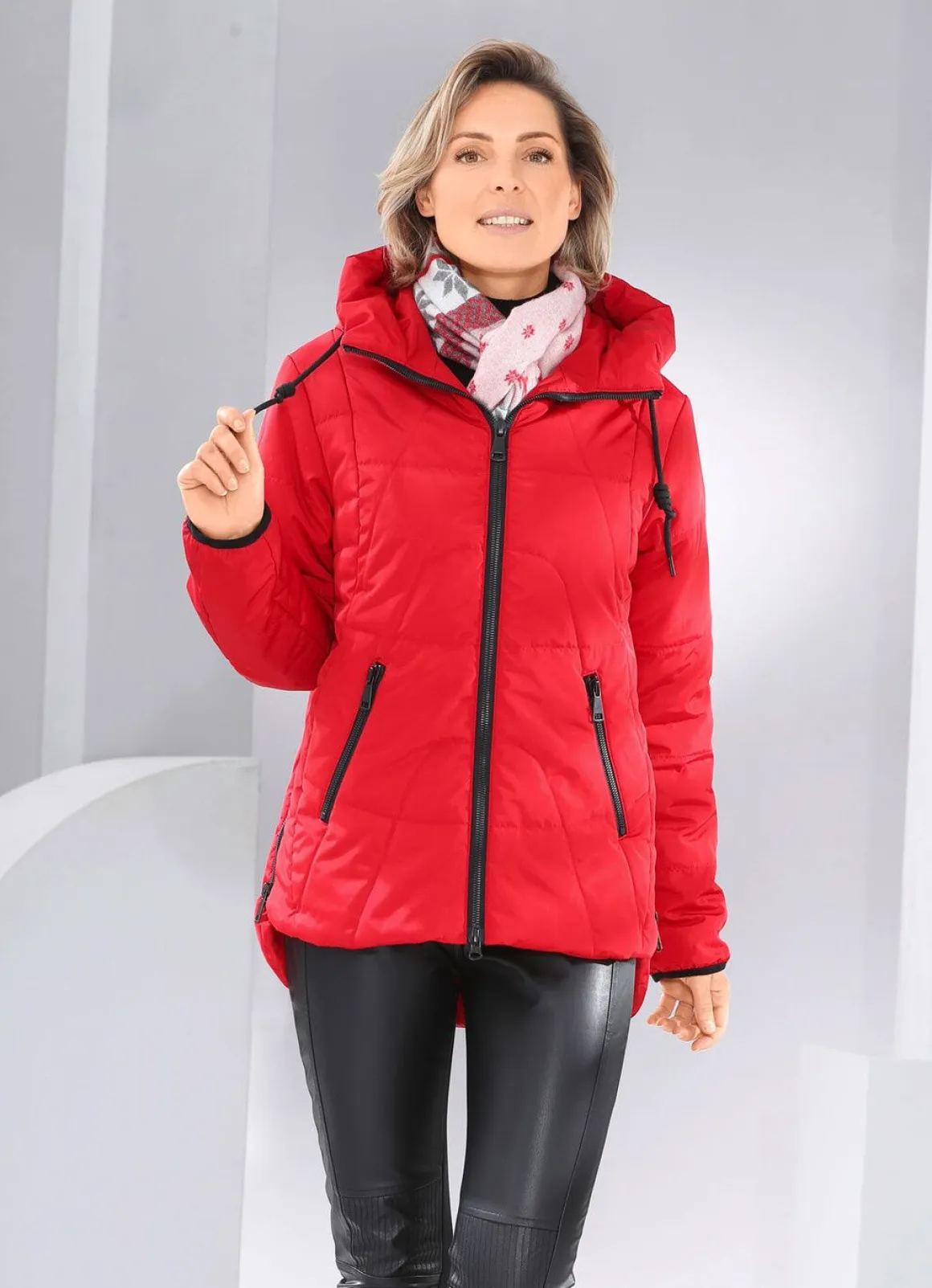 Jacke mit verlängertem Rückteil