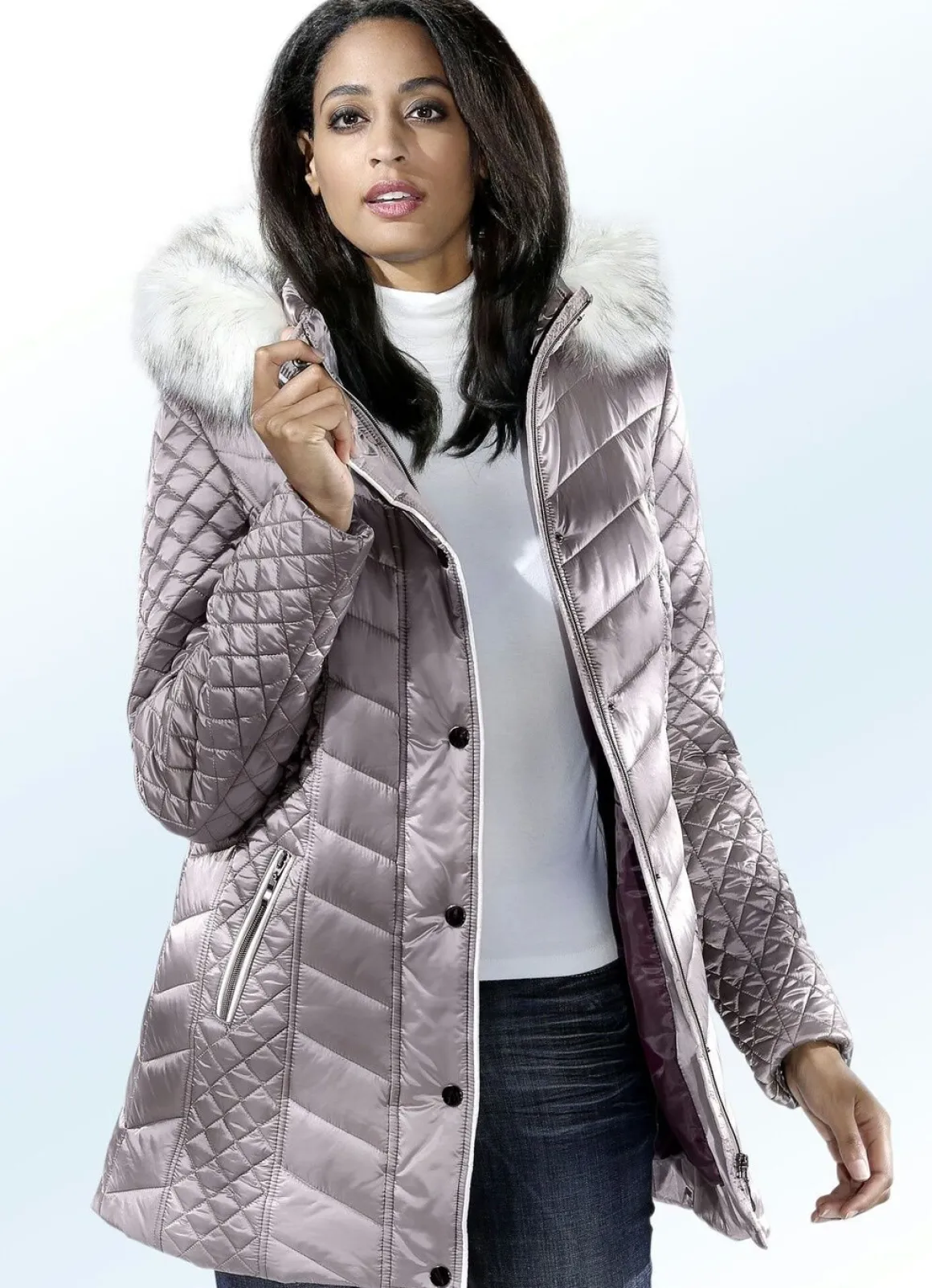 Jacke mit weißer Kontrastpaspelierung