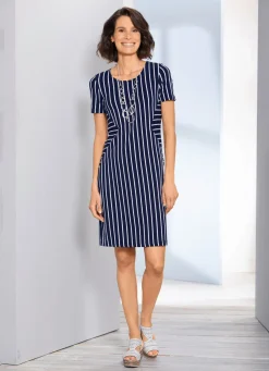 Kleid in angesagter Streifenoptik