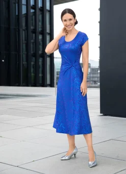 Kleid mit raffinierter Knotenoptik