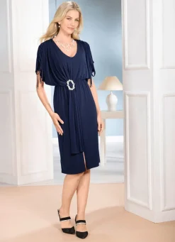 Kleid mit Schmuckspange