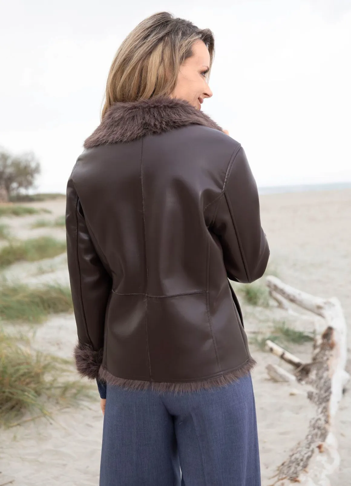 Kurzjacke aus Nappaleder-Imitat