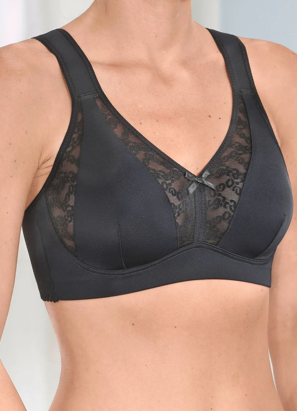 Laurina BH mit elastischen Tülleinsätzen