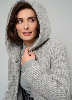 Longjacke mit fester Kapuze