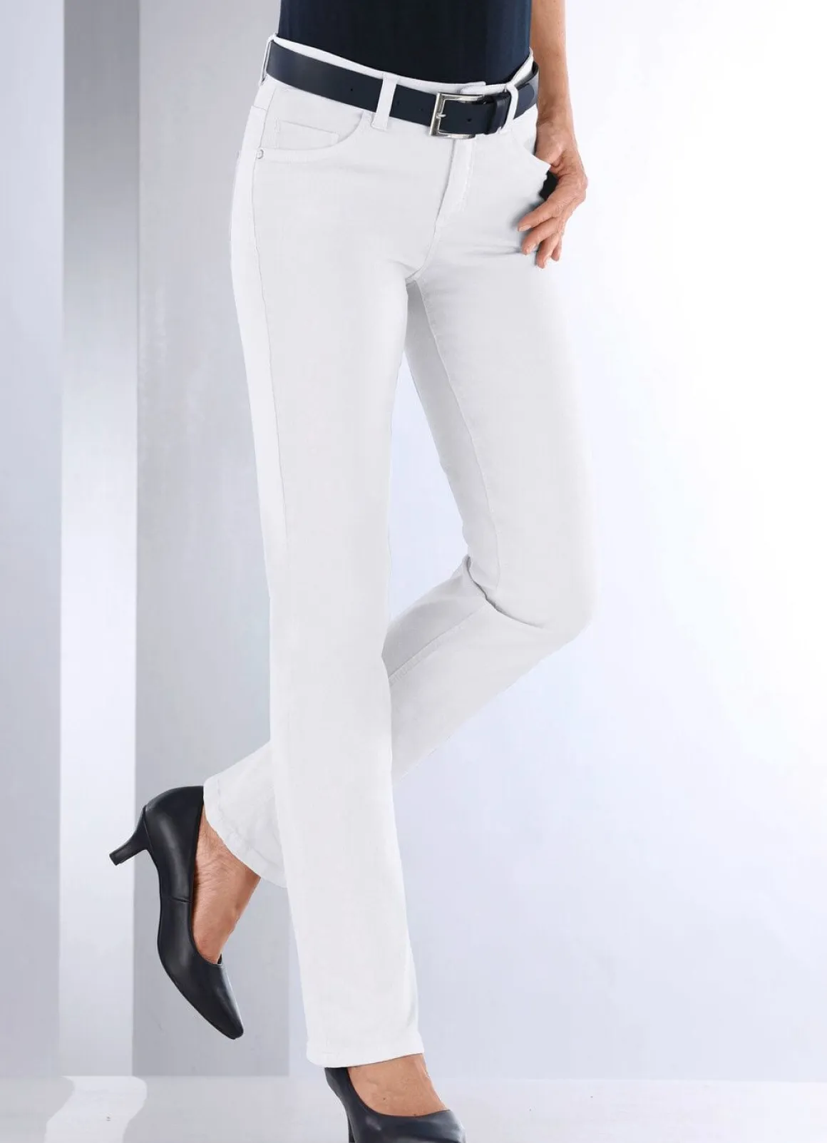 Magic-Jeans in 5-Pocket-Form