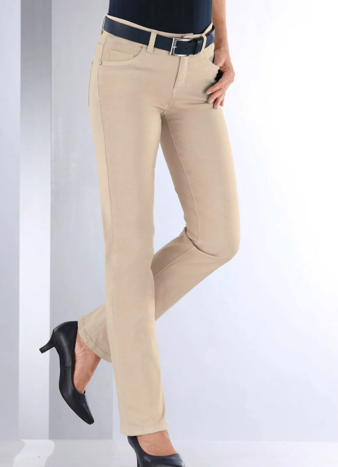 Magic-Jeans in 5-Pocket-Form