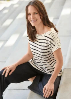 Pullover mit floralem Plättchenmotiv