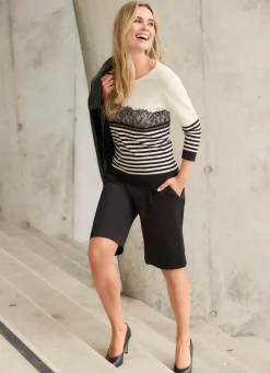 Pullover mit Spitzenbesatz