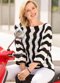 Pullover mit streckendem Wellendessin