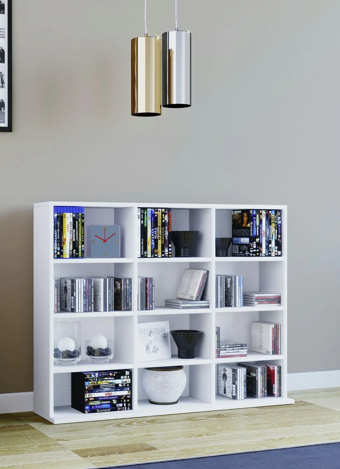 Regal aus Holzstruktur-Nachbildung