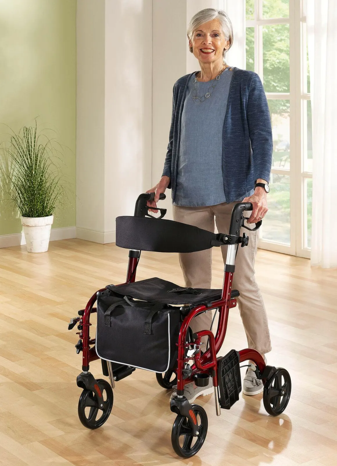 Rollator, auch als Rollstuhl nutzbar
