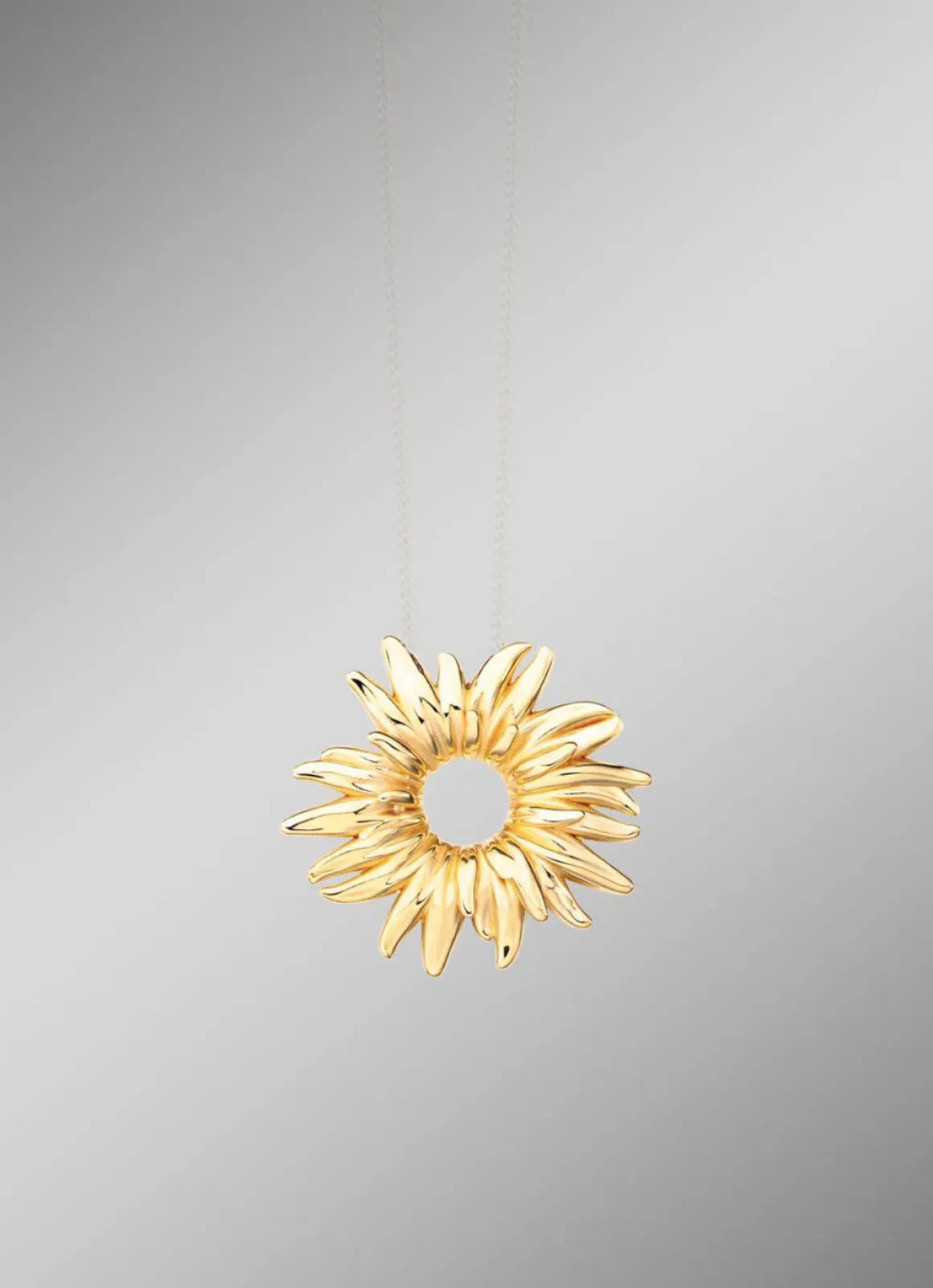 Schicker Anhänger im Blumen-Design