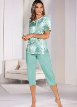 Schlafanzug mit Knopfleiste, kurzen Ärmeln und wadenlanger Hose