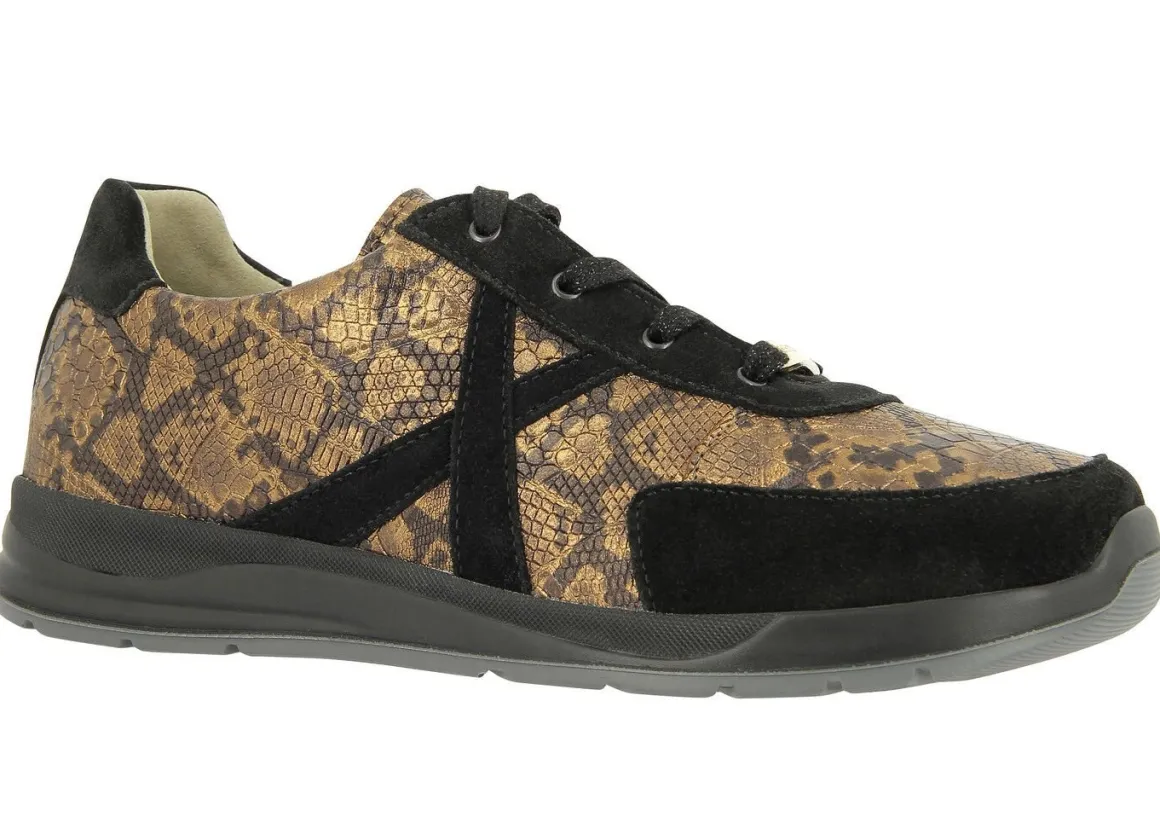 Schnürschuh von Varomed in extraweiter Passform