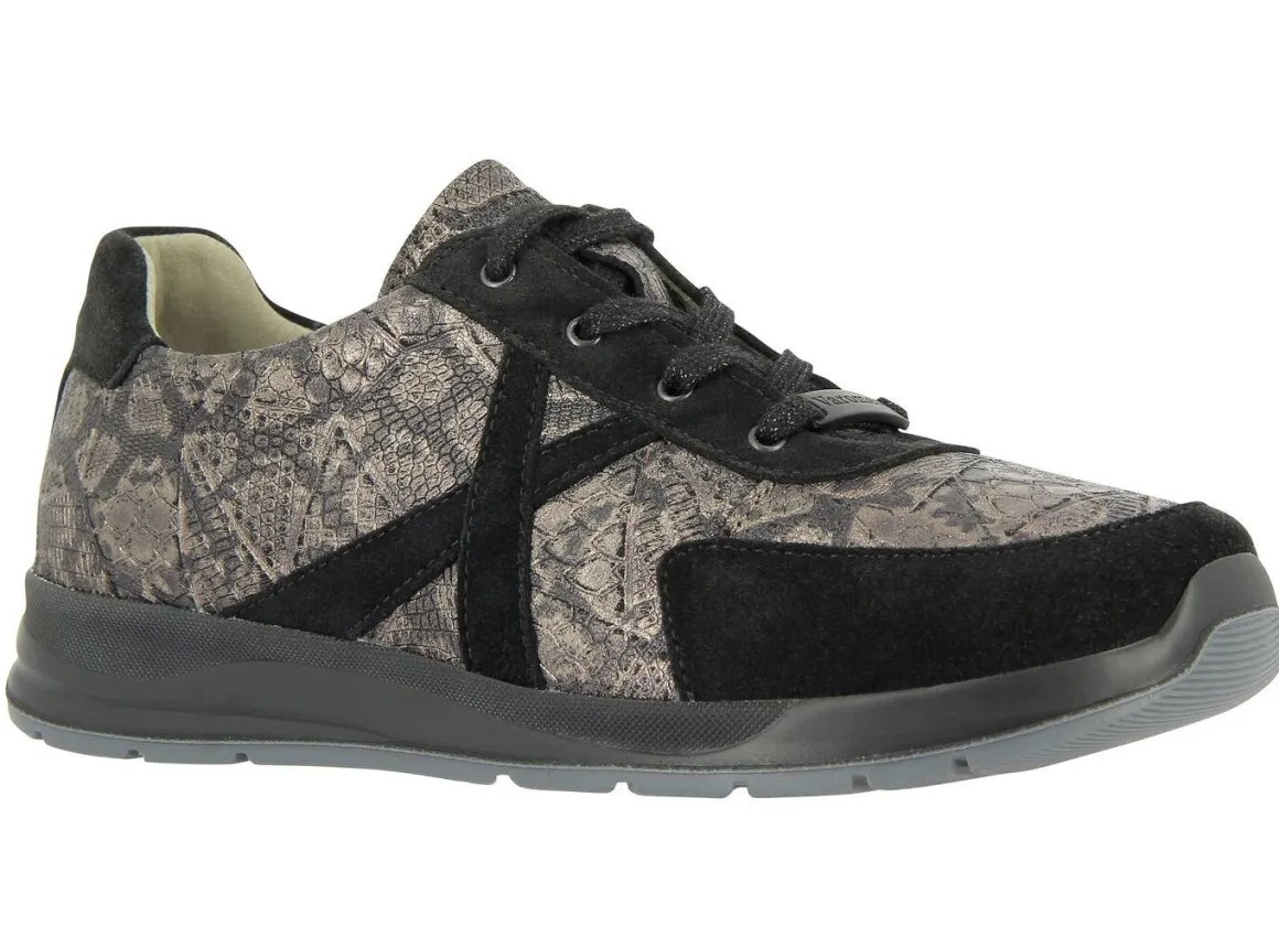 Schnürschuh von Varomed in extraweiter Passform
