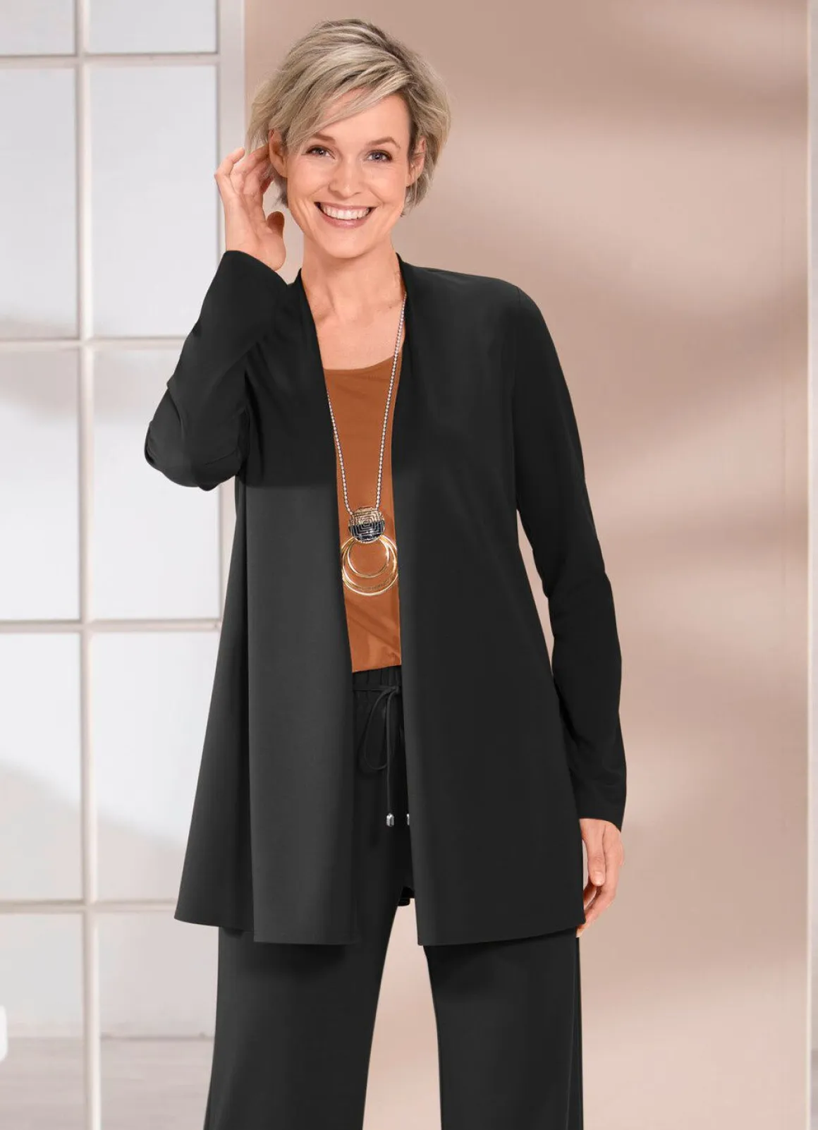 Shirtjacke in verschlussloser Form in 4 Farben