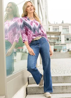 Shirt mit Allover-Druck in 2 Farben