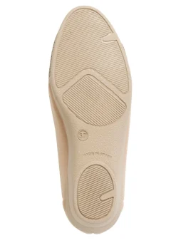 Slipper aus elastischem Textilmaterial