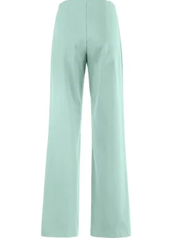 Soft-Stretch-Hose in modischer Weite
