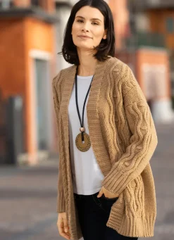 Strickjacke in Grobstrick
