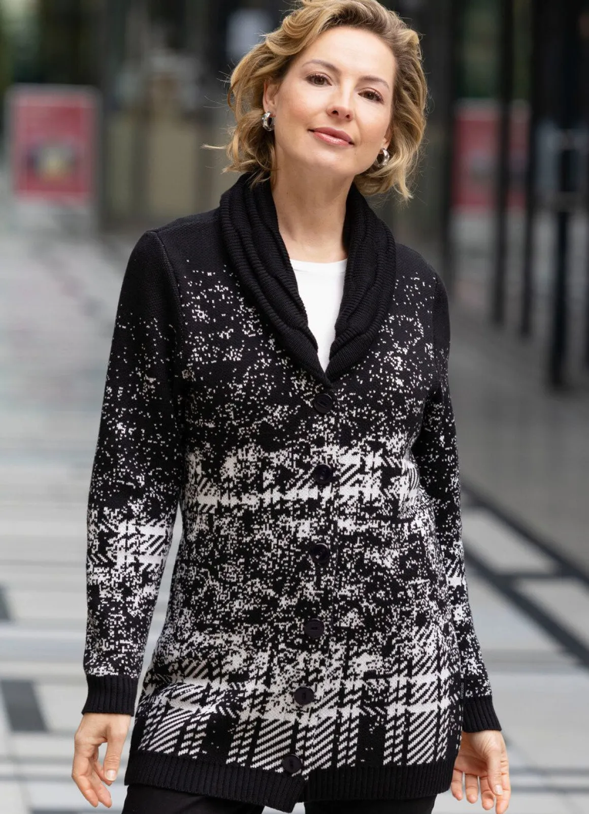 Strickjacke in Jacquard-Dessin