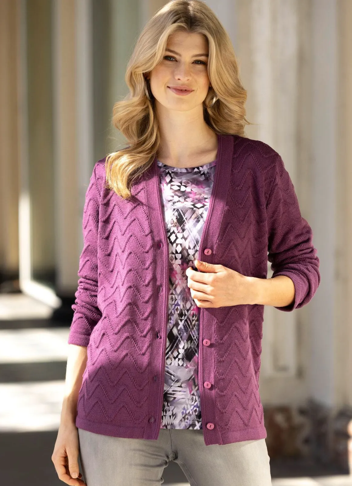 Strickjacke mit dekorativer Struktur