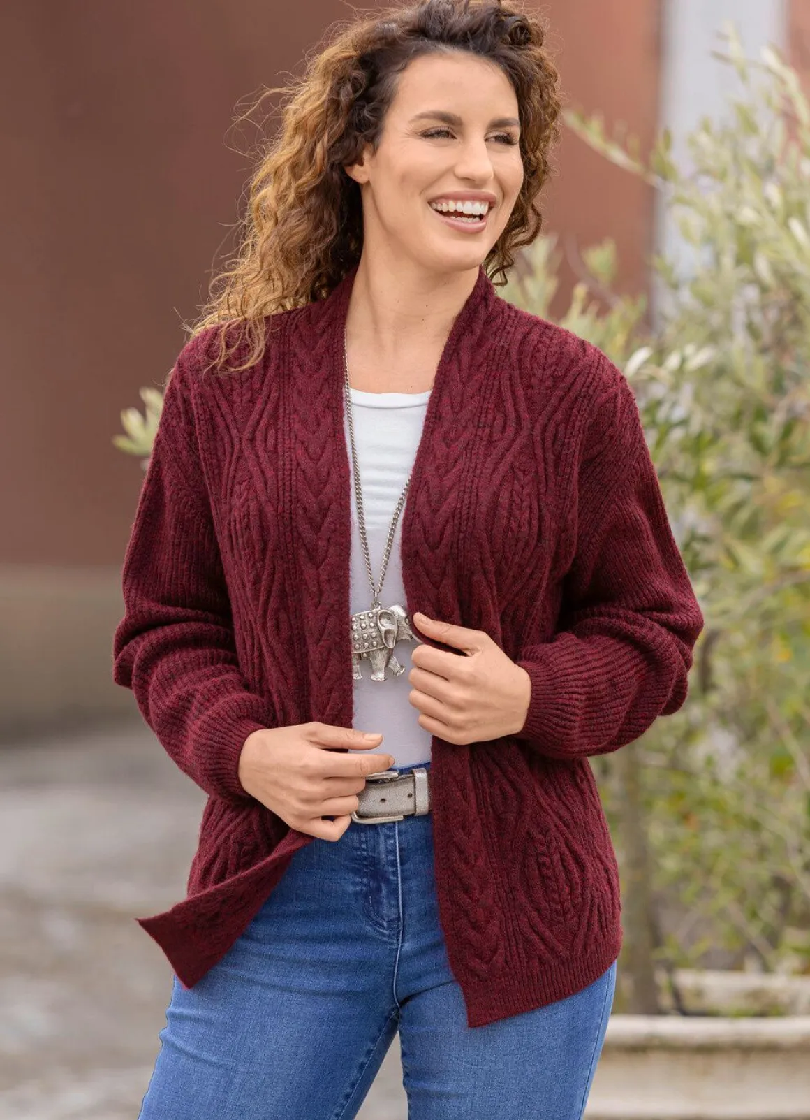 Strickjacke mit Perlfangakzenten