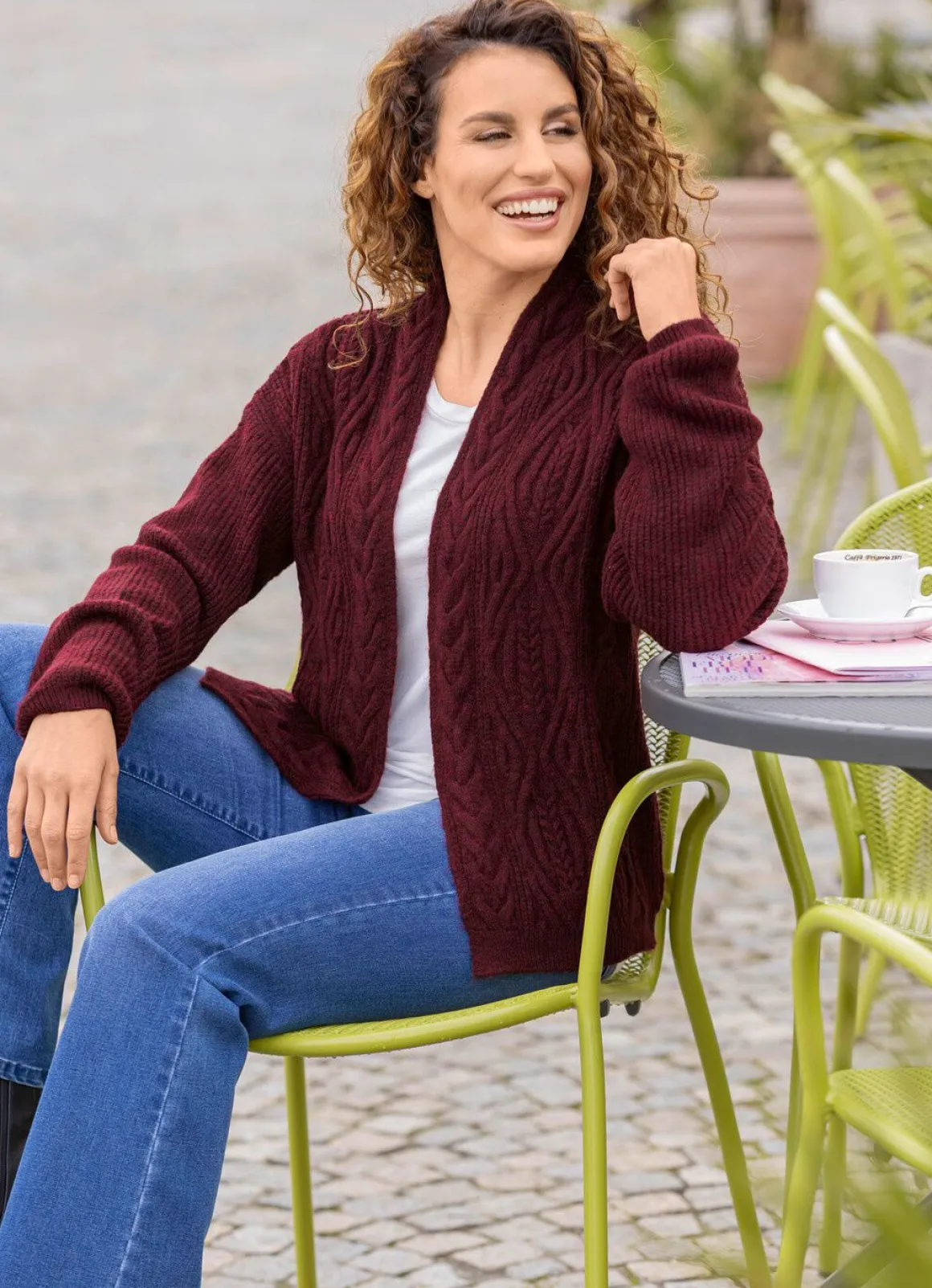 Strickjacke mit Perlfangakzenten