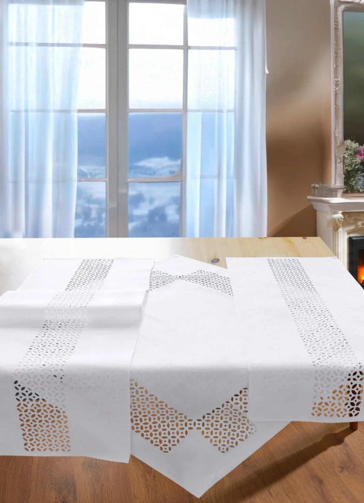 Tischdecke mit dekorativer Lochstanzung