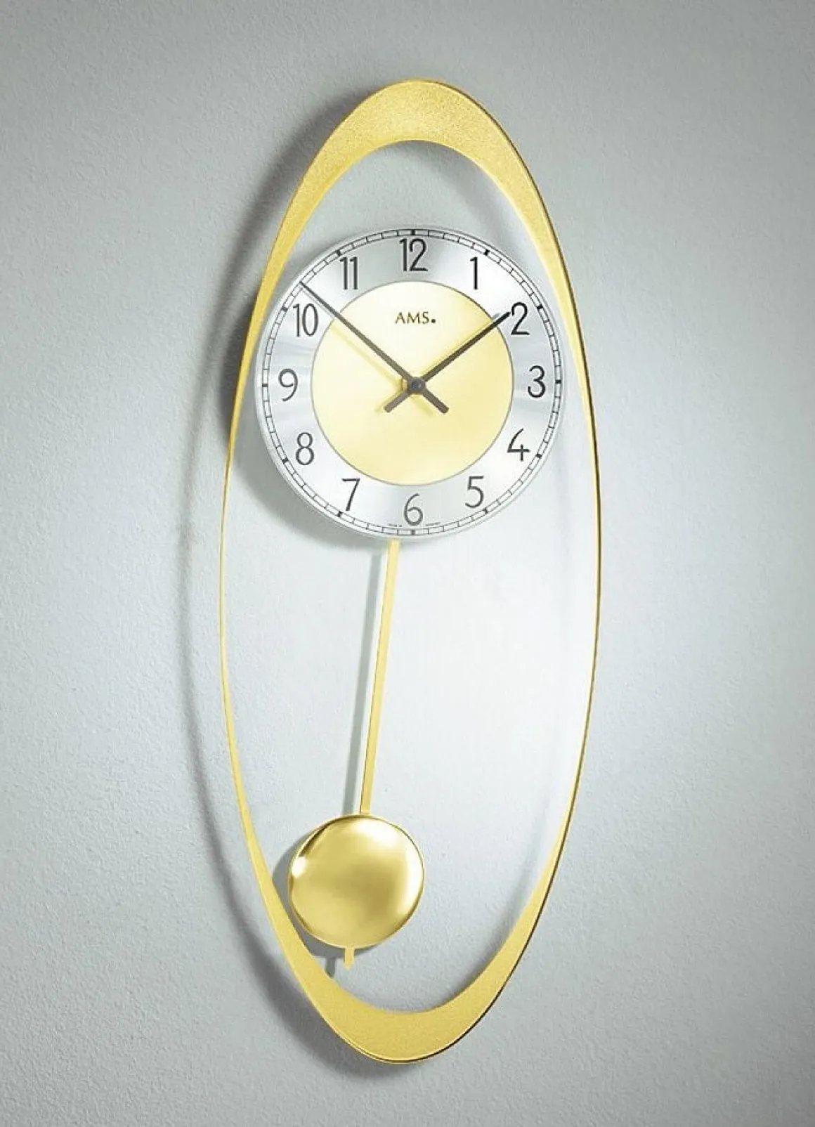 Wanduhr aus hochwertigem Mineralglas