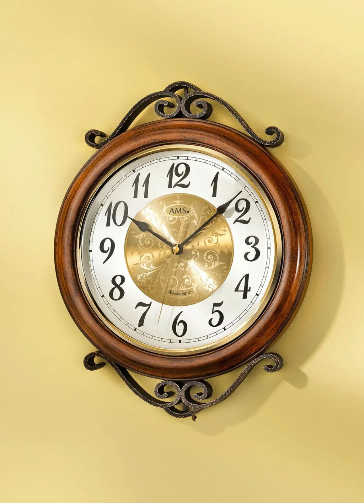 Wanduhr im Nostalgie-Design